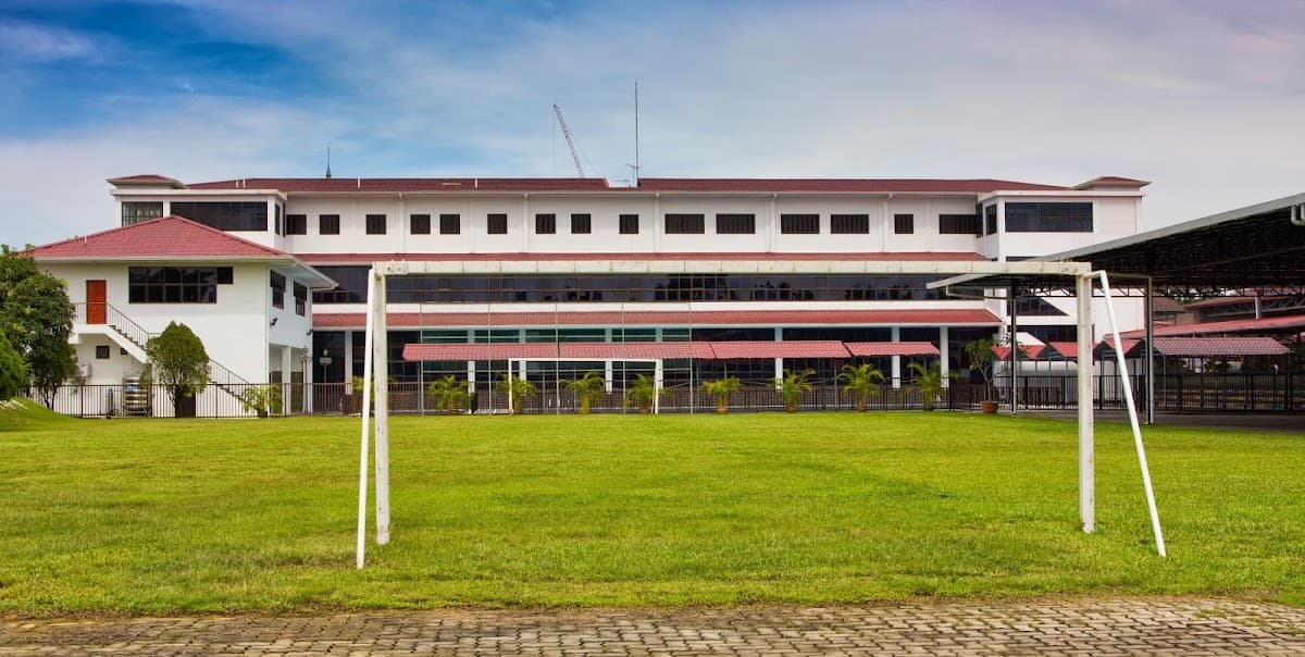 Sri Utama International School